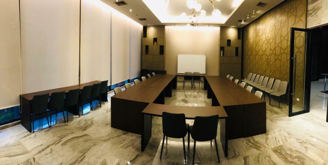 Astra Suites Central เชียงใหม่ ภายนอก รูปภาพ